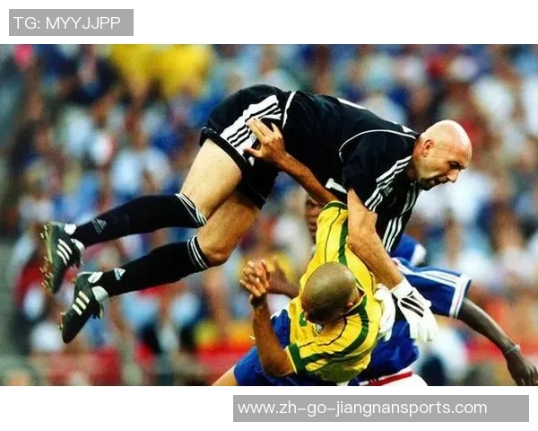 顶级球星展现足球过人艺术震撼瞬间全面解析精彩技艺