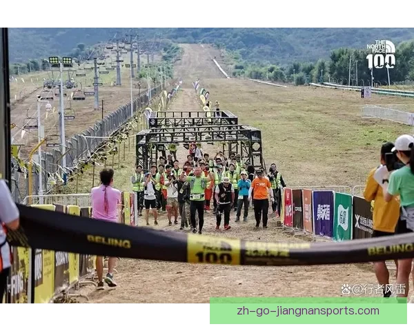 穿越挑战：越野跑大奖赛全程揭秘