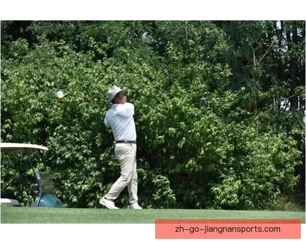 高尔夫杯赛：瞄准绿洲，挑战高手